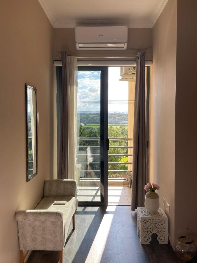 Cosy Designer Finished Apartment With Unobstructed Views セント・ポールズ・ベイ エクステリア 写真